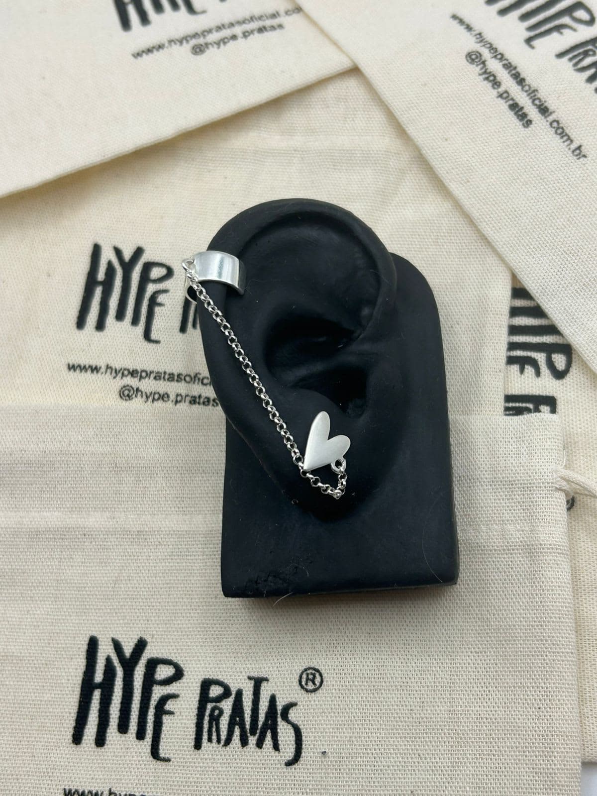 Brinco Coração com Correntinha Piercing Fake