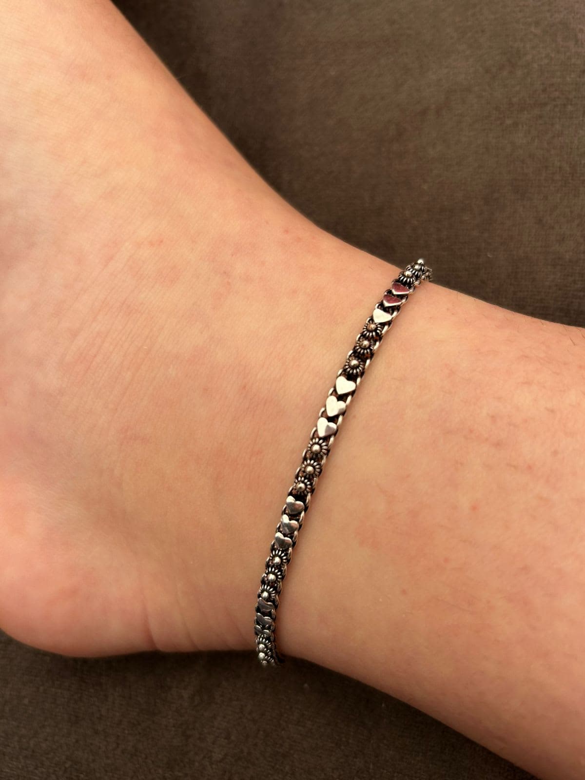 Tornozeleira 3 Corações Balinês 26cm + 2 cm extensor