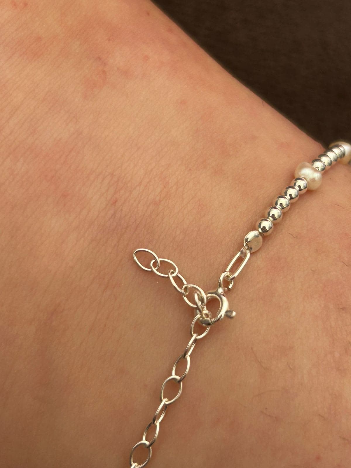 Tornozeleira Bolinhas com Pérola 18cm + 4cm extensor