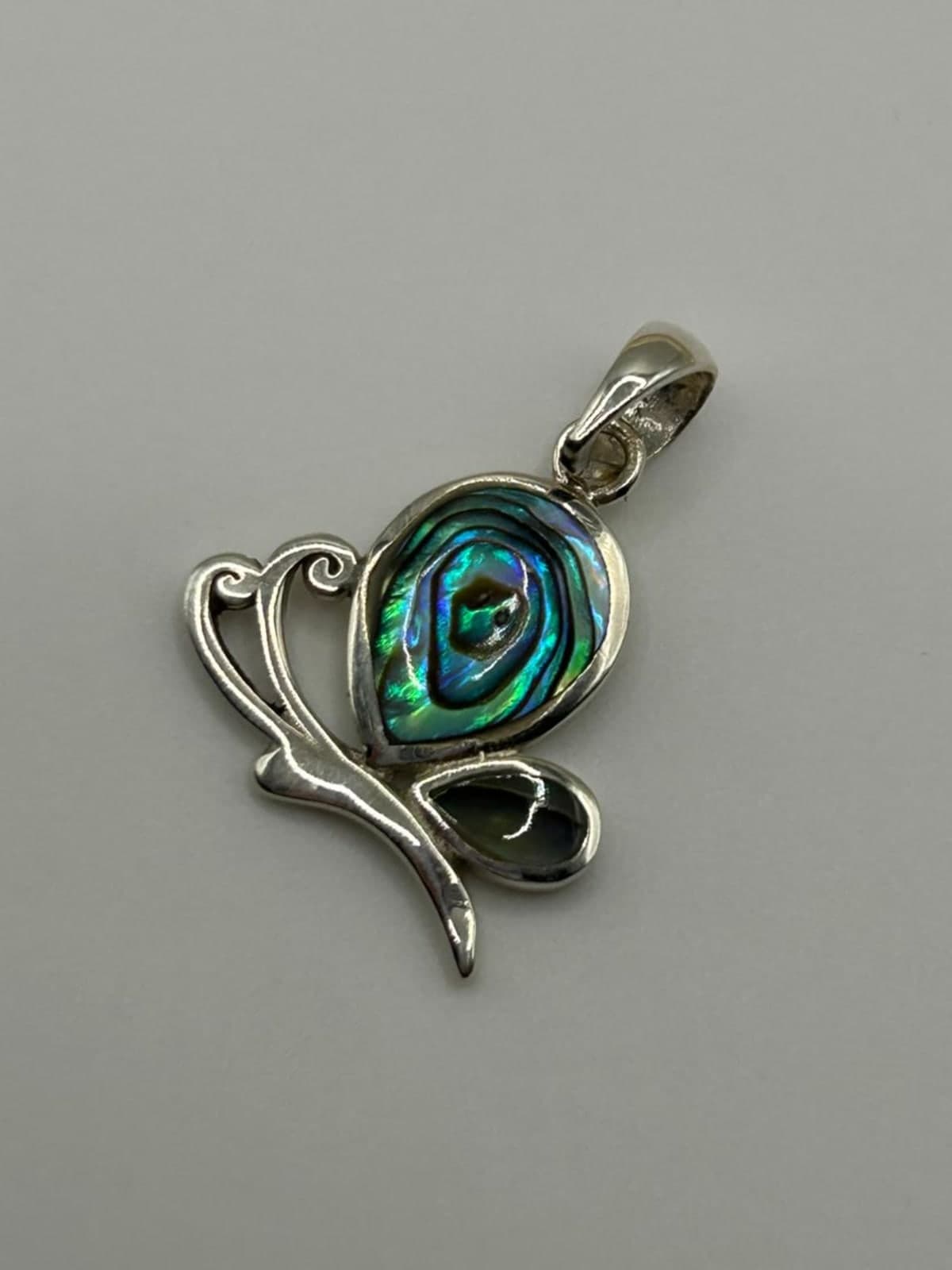 Pingente Borboleta lado Abalone 2,5cm