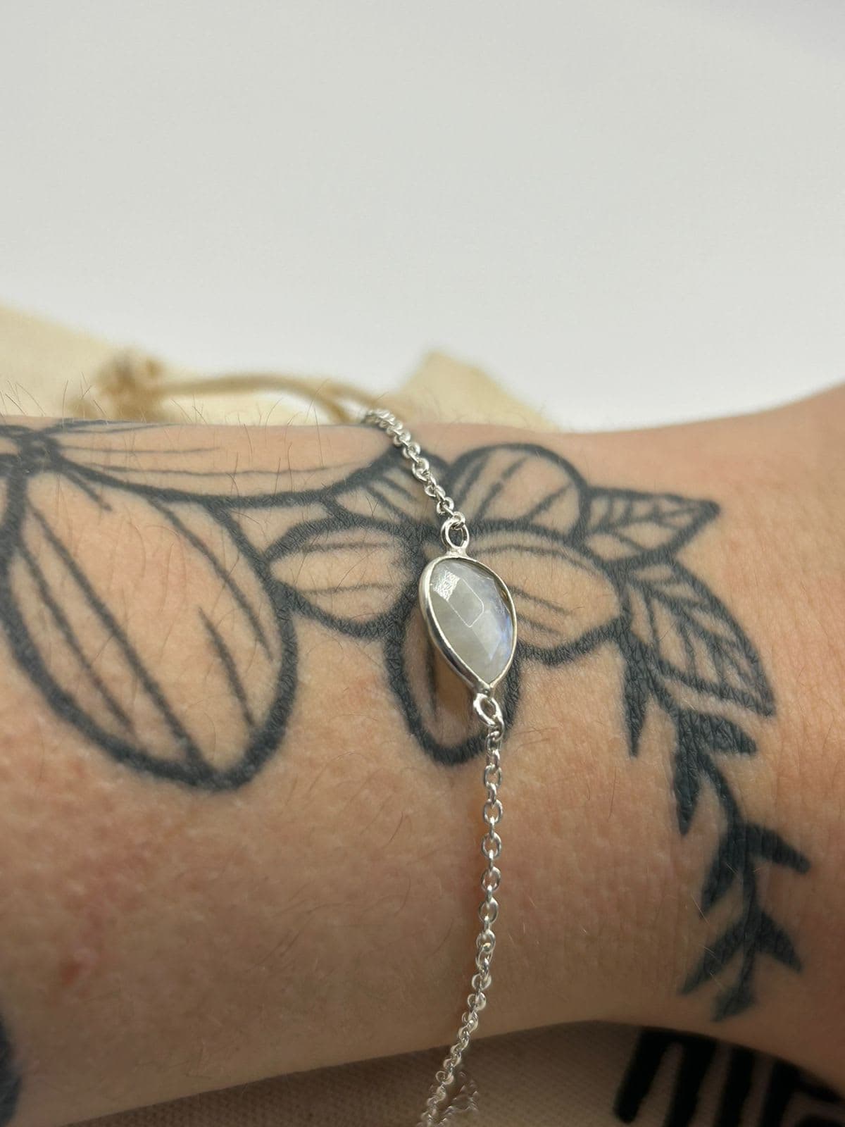Pulseira Pedra da Lua Gota 18cm+2cm extensor